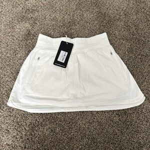 Primo women’s Curved Skort - White - XS Regular - NWT
